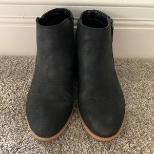 Girls black booties size 1
